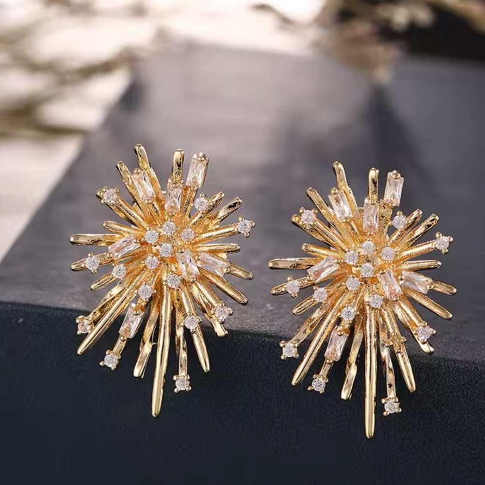 ❤️ gold/ silver CZ ABSTRACT starburst earrings, cubic zirconia statement jewelry - Picture 4 of 5